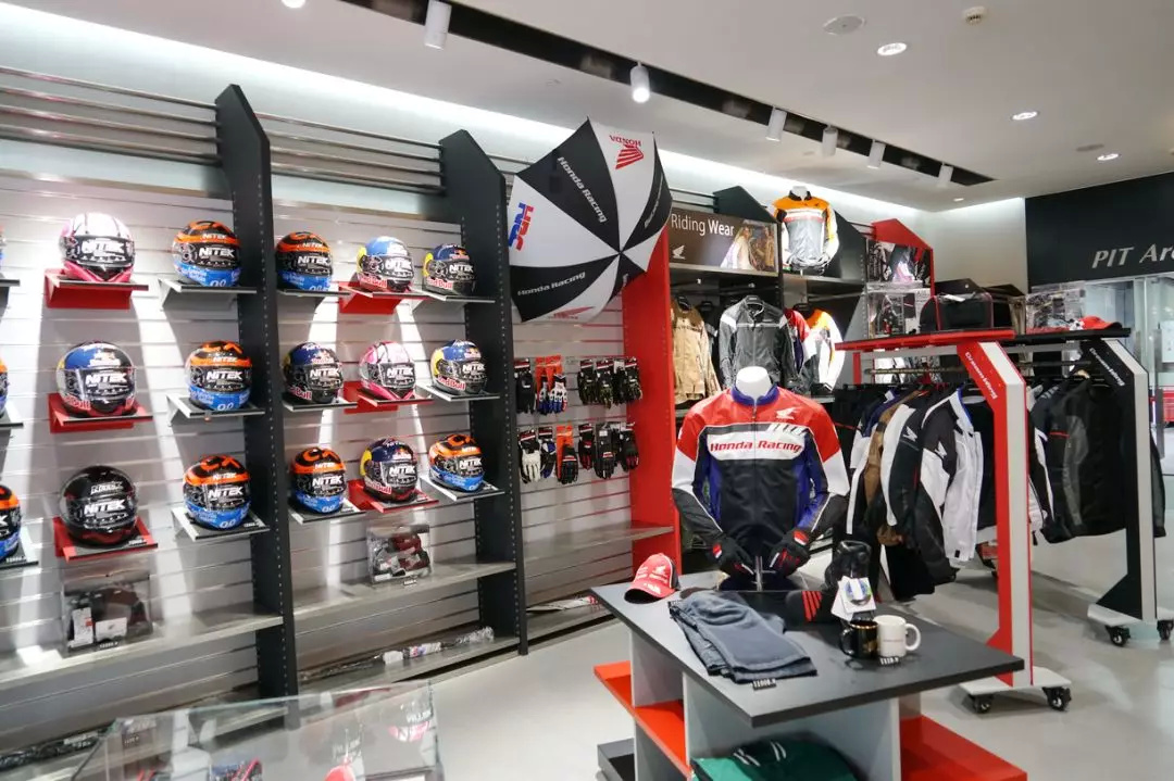 豪华摩托车旗舰，本田金翼（GOLDWING）国内售价公布，41.8万起