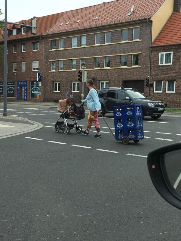 轻松一刻：这个不经意的小动作，可能毁了孩子一生