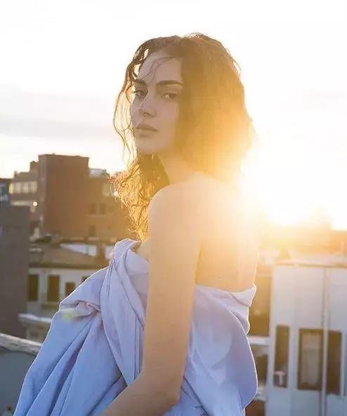 天呐！19岁=36D胸+大长腿，为什么没把我生得这么美！