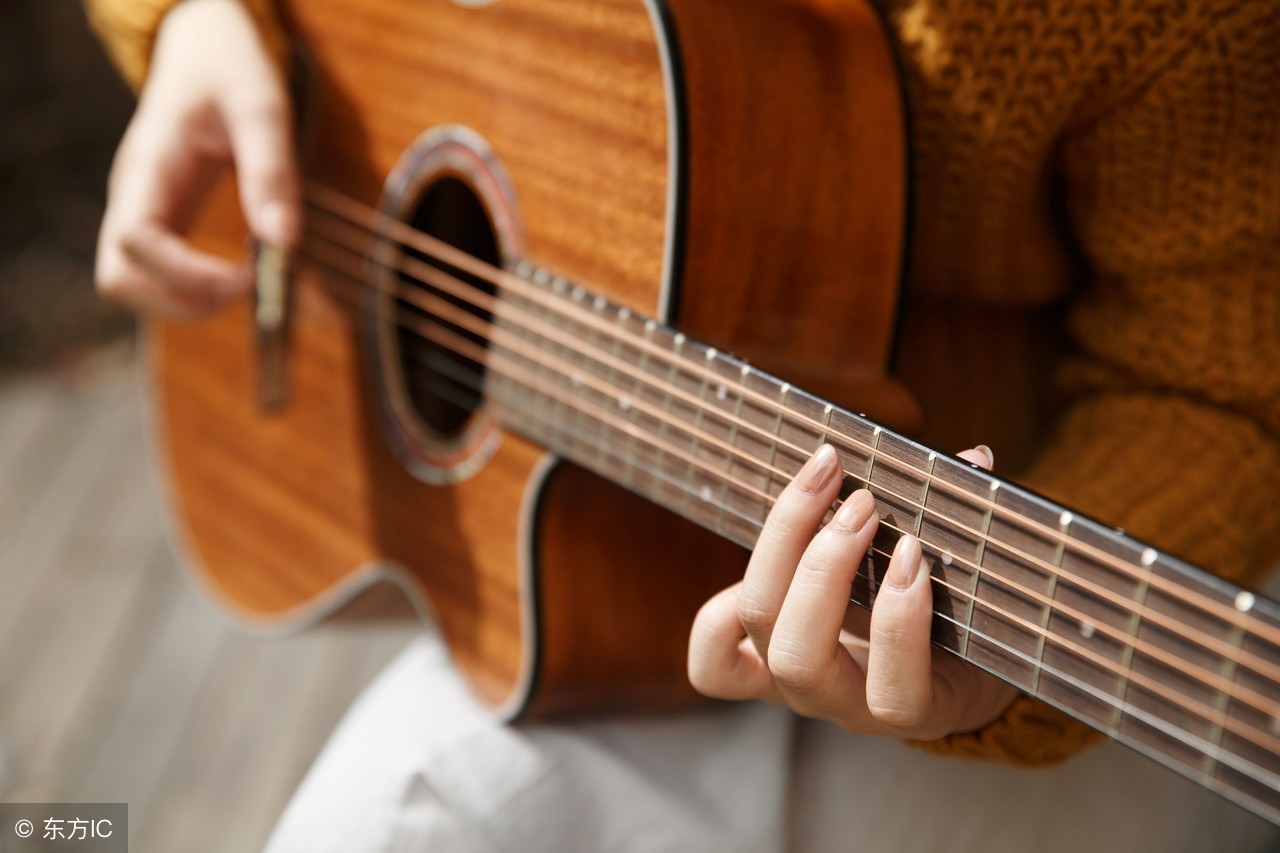 如何判断吉他音色的好坏,怎样判断吉他老师好坏