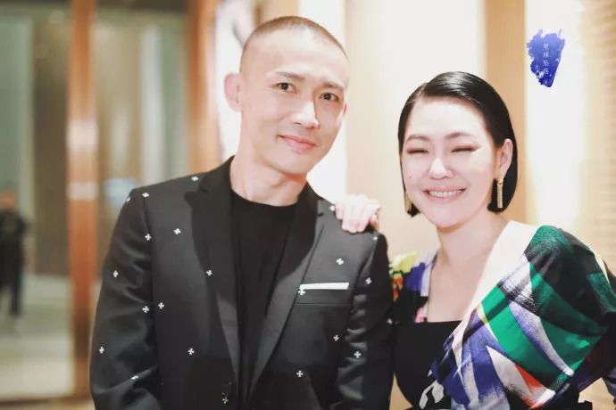 聂远红毯打苍蝇喜提微博热搜,追星赢家聂远小s