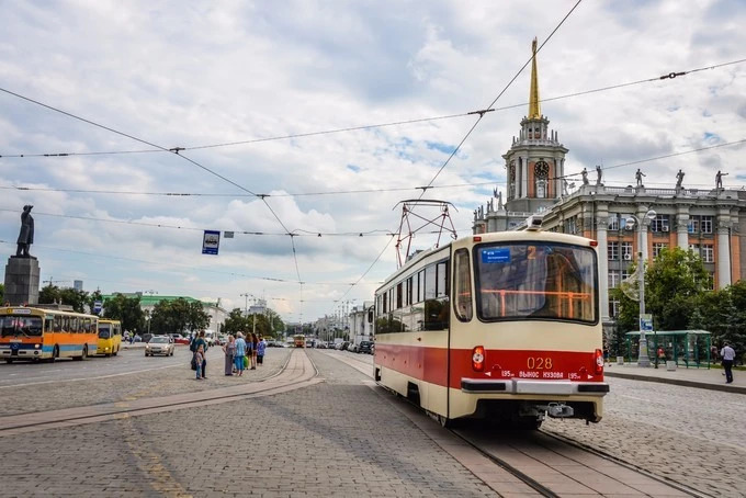 我们异地了24年，在你88岁时去莫斯科娶你——今夕传媒旅行家出品