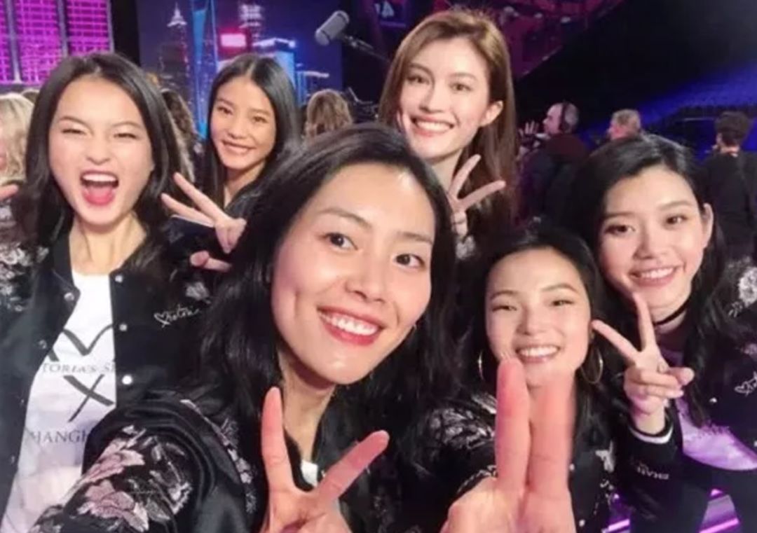 维密中国超模合集何穗,2018维密秀刘雯何穗组团霸气开秀