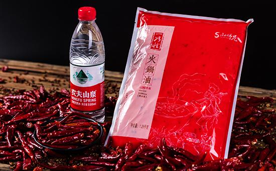 不要火锅底料的麻辣火锅做法,海底捞火锅底料清油麻辣火锅