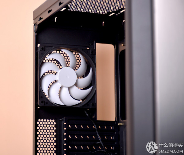 Ryzen性价比配置，搭配金河田预见21+静音机箱，成品很不错