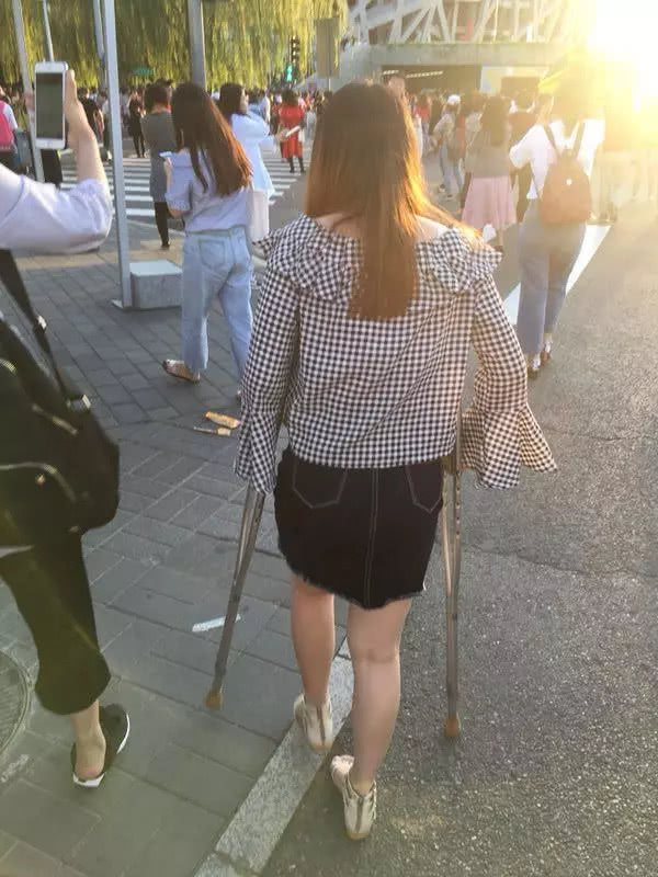 十万人齐喊华晨宇,十万人合唱华晨宇