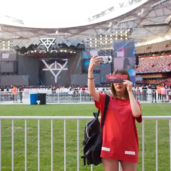 十万人齐喊华晨宇,十万人合唱华晨宇