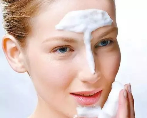 每天早上皮肤出油,每天早上起来脸出油怎么办