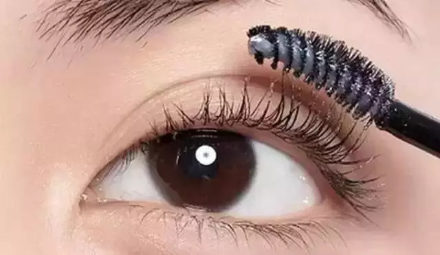 童婷美丽课堂：睫毛膏正确刷法，90%的人都刷错了？