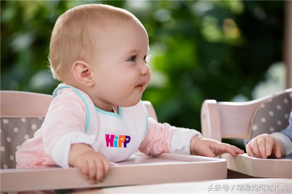 小孩吃饭慢吞吞老是含在嘴里,幼儿吃饭含在嘴里不咽的原因分析