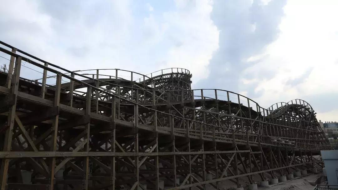 重庆欢乐谷好玩还是融创好玩,重庆欢乐谷好玩还是方特