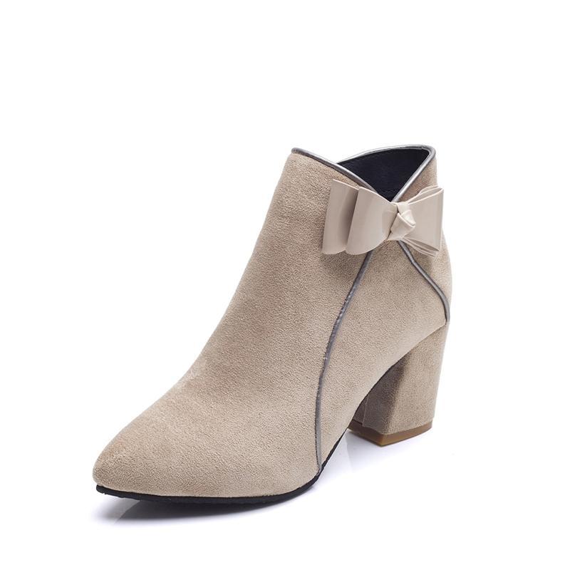 女人再穷也要穿得漂亮,女人再穷也要有双马丁靴