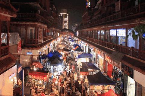 重庆融汇西流沱小镇好不好耍,融汇广场西流沱