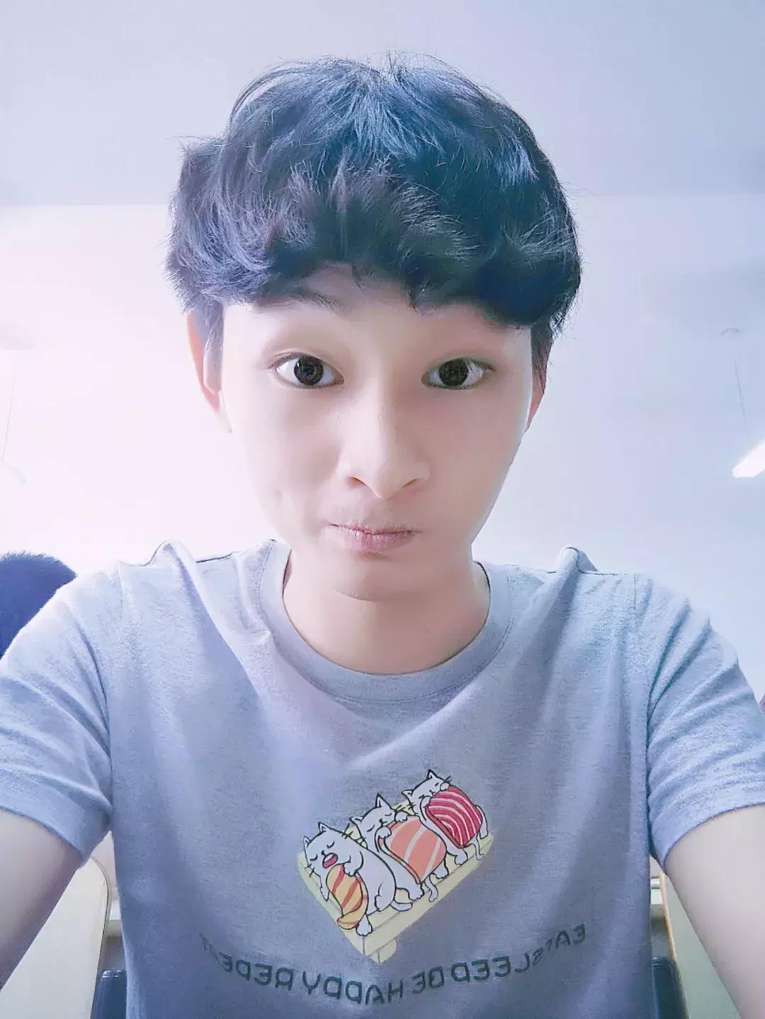 帅气班长化身公益先锋，才大二志愿服务时长已超1000小时