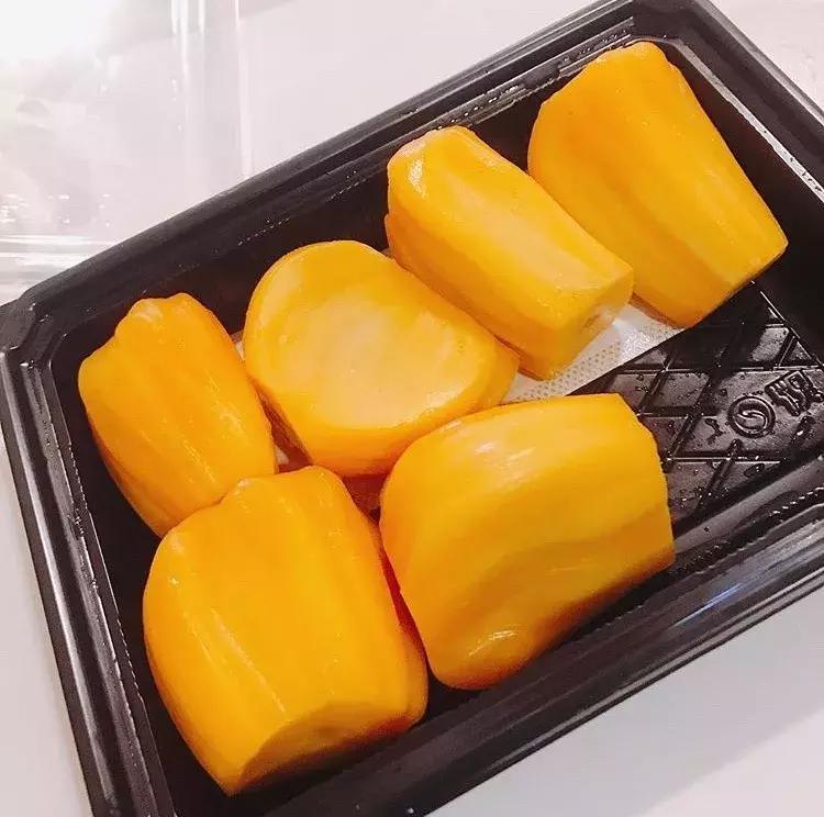 每次来泰国都要吃榴莲,在泰国买什么零食好吃