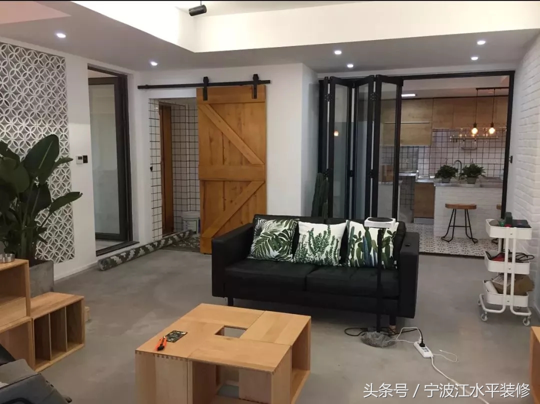 高档家用折叠门美观,折叠门适合弧形空间吗