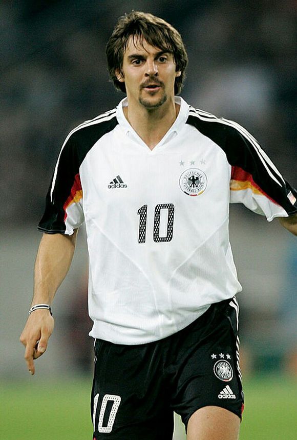 21世纪初世界足坛去世的球星,世界足坛近20年因失败退役的球星