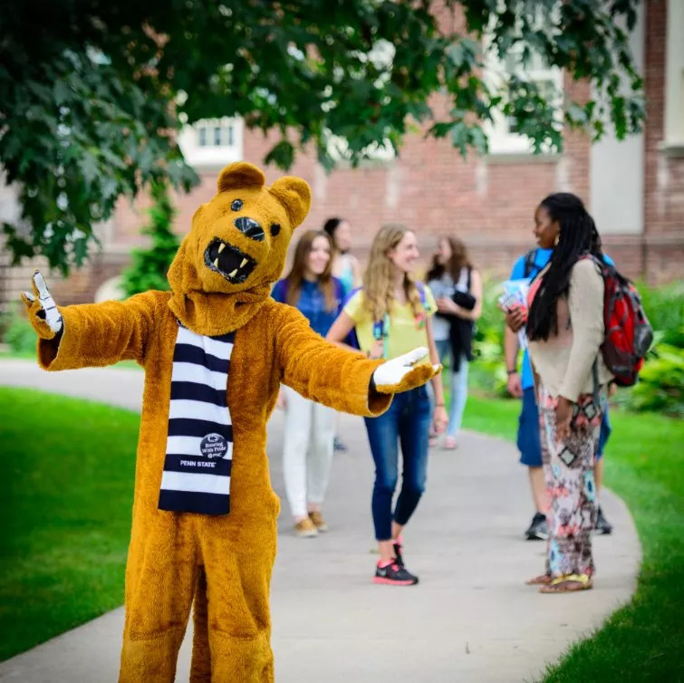 国外开学季节,开学的场面有多震撼