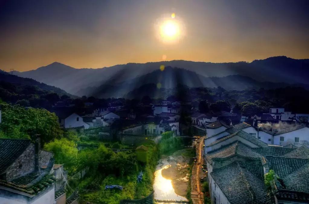 国内最美的十大海滨城市,国内最撩人的20个金秋童话