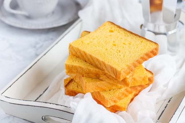 面包冷冻保存可以延长保质期吗,面包要怎么保存才不会冷了变硬