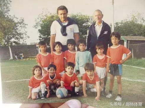 年龄小踢足球会影响身高吗,足球小将影响