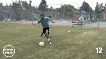 篮球野球场过人技巧,足球运球过人的方法及技巧