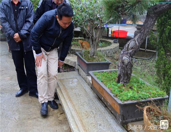 下水道里挖出余荫山房主人书法手迹，只有下联，你来对对上联？