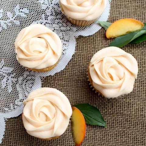 桃子最简单的吃法和最简单的做法 (桃子新吃法试试这样做酸甜爽口)