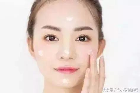 涂“BB霜”前，有些人少了“这一步”，难怪妆容不服帖还卡粉！