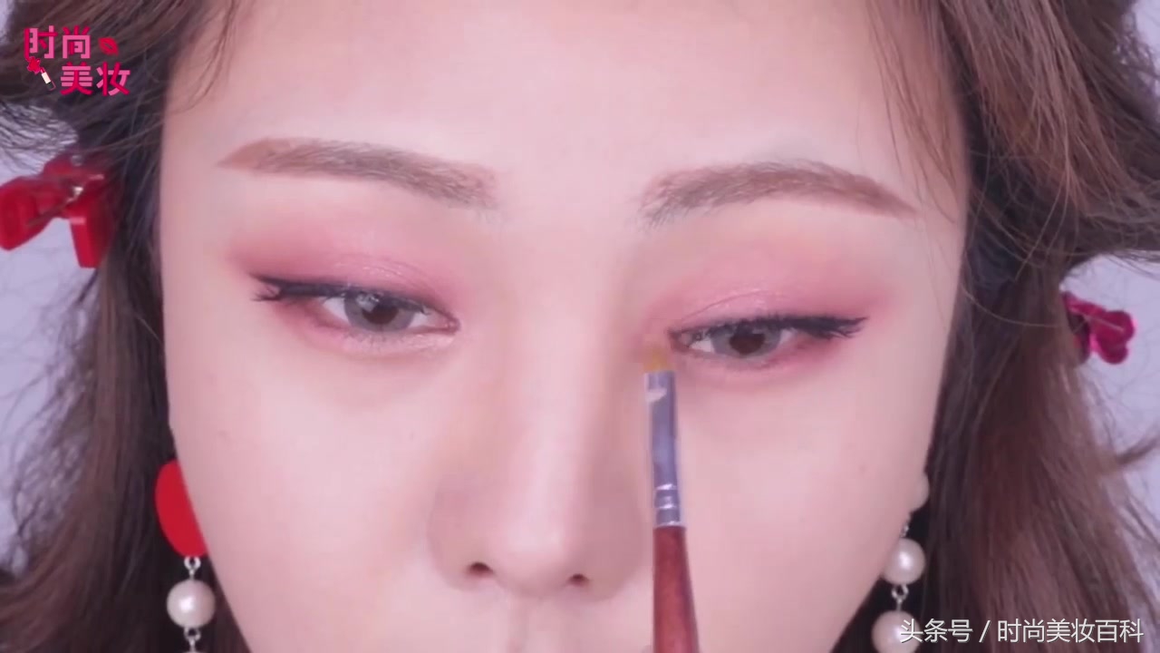 日常化妆秋季阴影妆容,化妆教程日常妆穿衣搭配