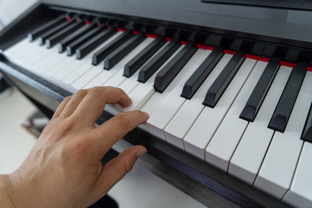 考级钢琴键容易上手,考级启蒙