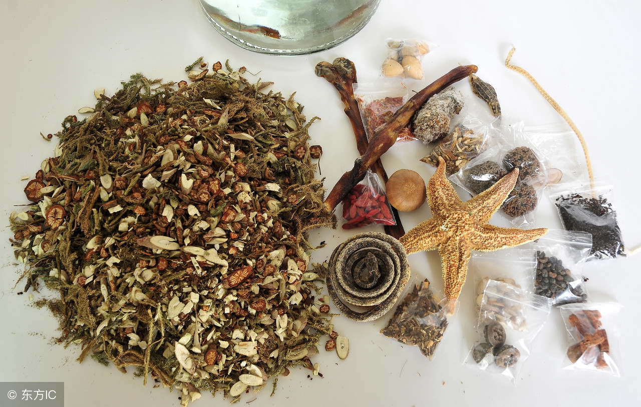 治疗肩周炎经典手法太绝了,十个简单动作缓解肩周炎视频