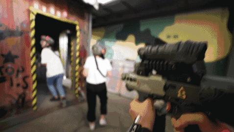 真人吃鸡海滩战斗,吃鸡真人版真实场地