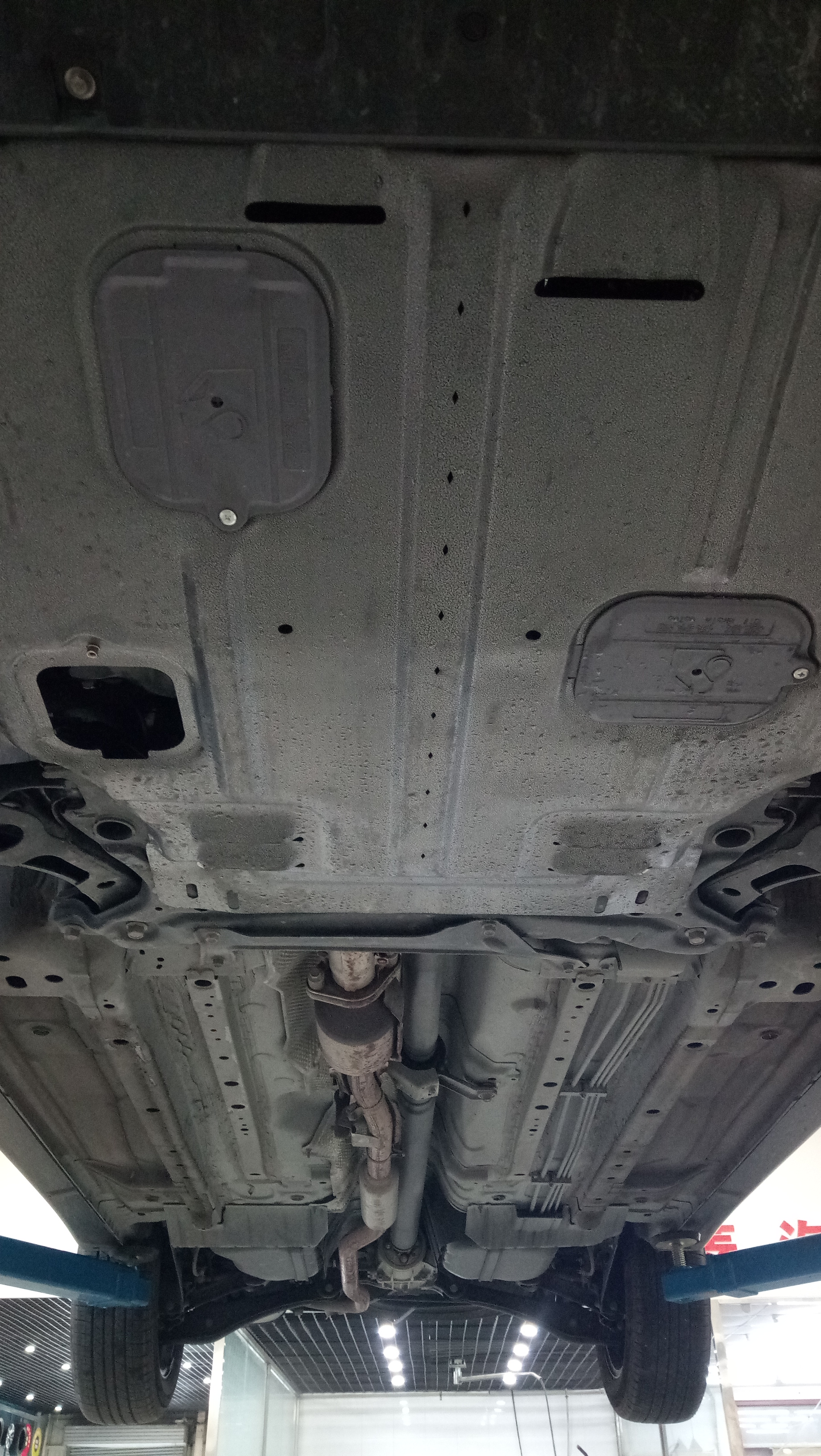 三菱欧蓝德换机油用多少,三菱欧蓝德更换胜牌机油