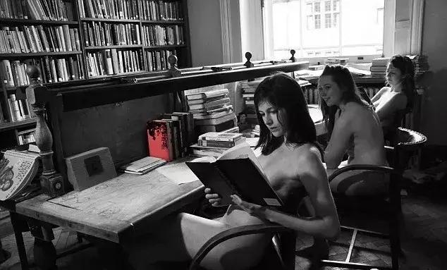 学霸为爱全果出镜？一年一度的剑桥火辣写真又来了！