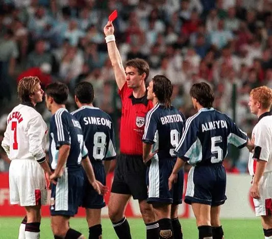 评：抚今追昔，20年前曼联开启三冠王征程全回顾