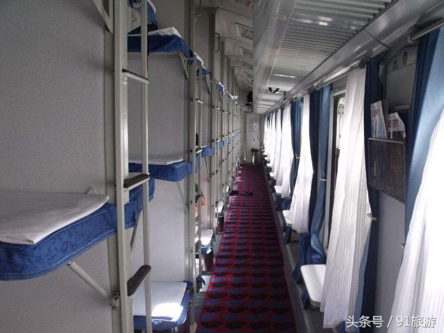坐火车卧铺中铺还是下铺,坐火车是下铺好还是中铺好
