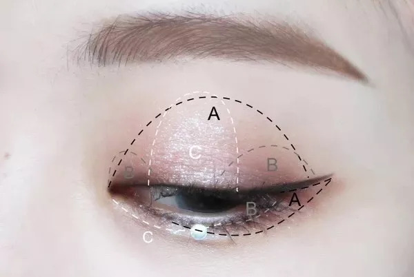 王菊有眼妆吗,王菊的日系妆容