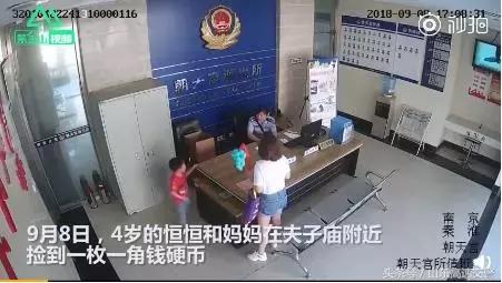 爆笑!收到2米多高代购清单的男子代购回来啦!「蜀黍周趣闻‖NO.43」