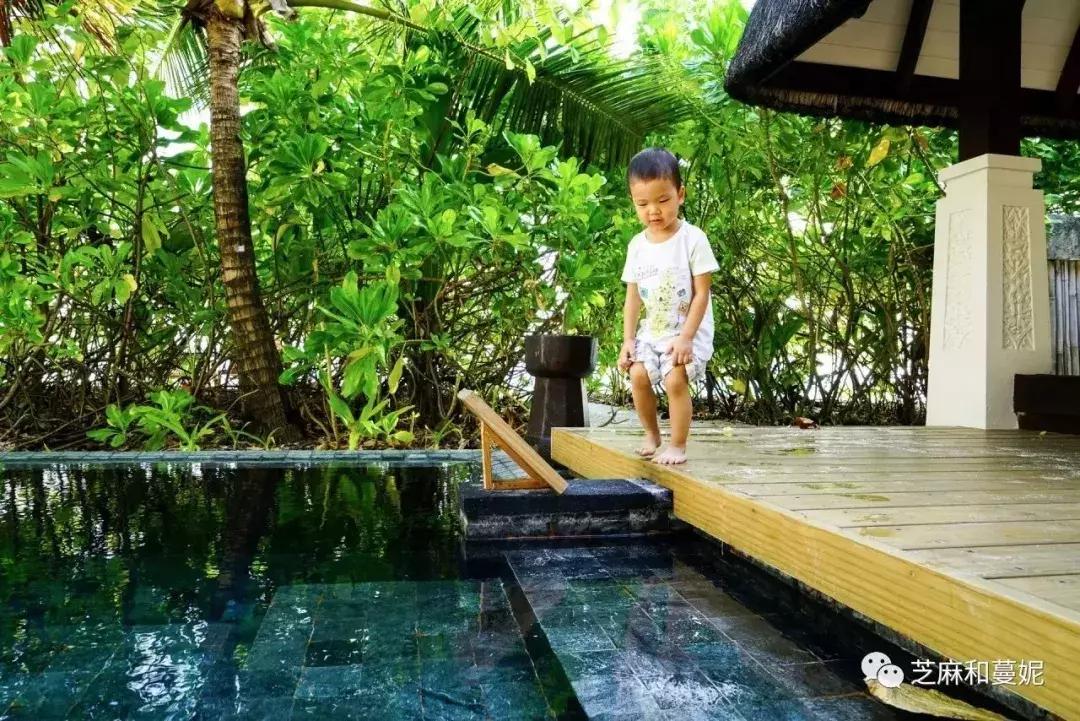 带两个孩子出去的妈妈,带两个孩子的妈妈去旅行