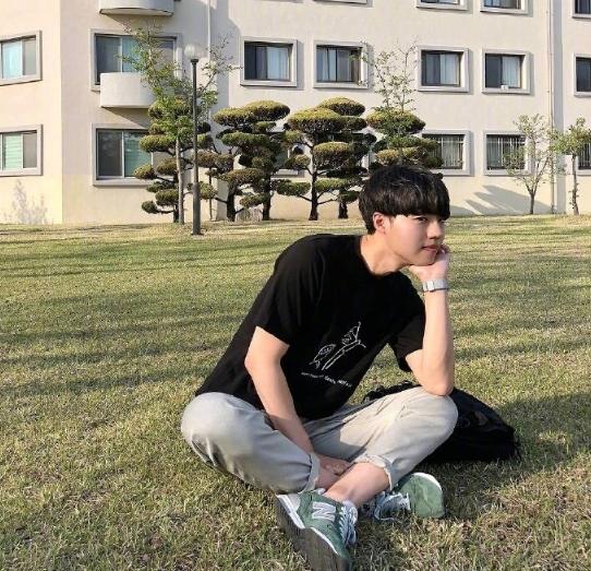 180男生秋季小奶狗穿搭推荐,奶狗风男生少年感穿搭