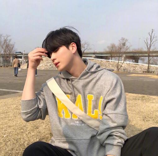 180男生秋季小奶狗穿搭推荐,奶狗风男生少年感穿搭