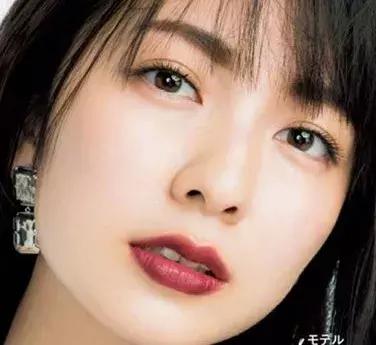 怎么找到适合自己的镜面口红色号,别再盲目追求大牌