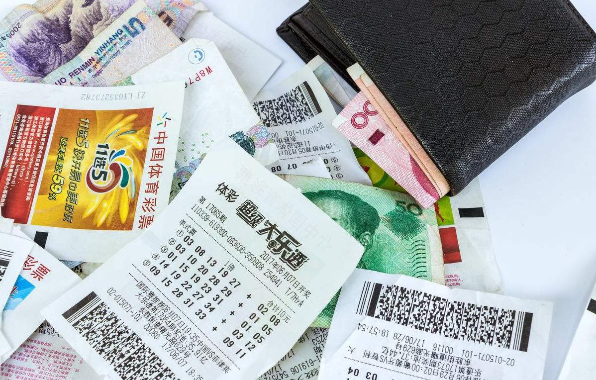 买彩票能赚钱吗？数学概率说不可能，除非你碰到卖彩票的不会算账