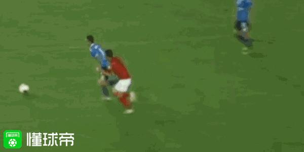 豪雨挡不住胜利的步伐！昨晚，南通支云2:0战胜深圳雷曼，稳坐南区第二！