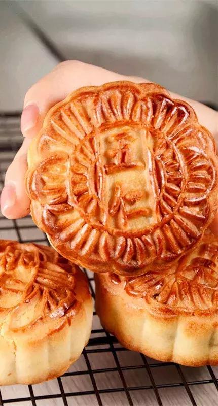 排队3小时，人均200+，卫嘴子说：“我乐意！”