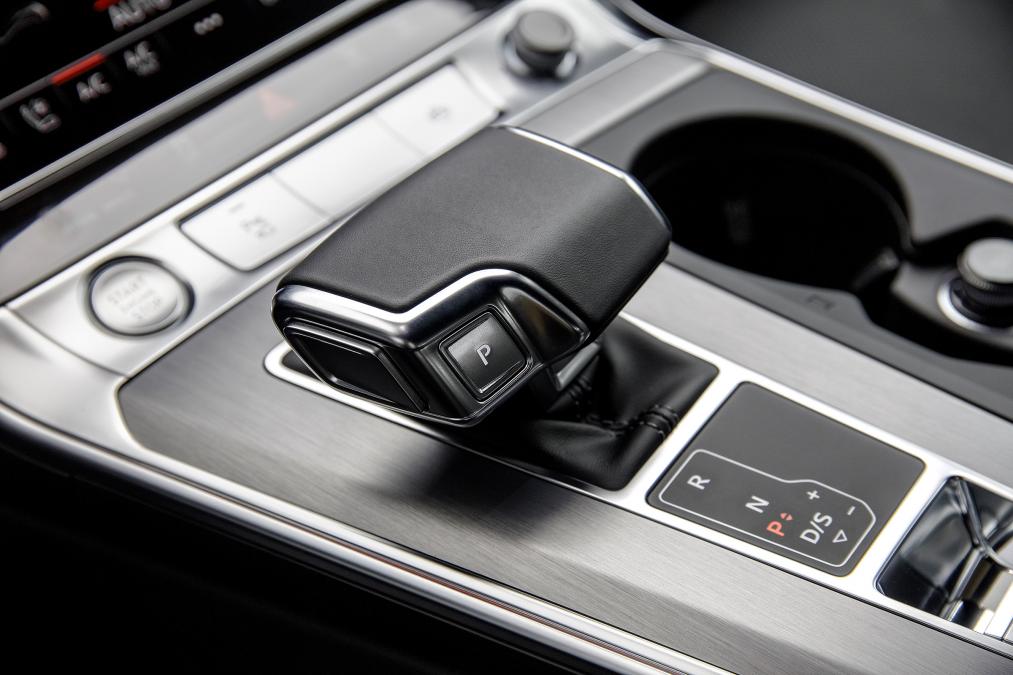 空间不如奔驰，操控不如宝马？外媒试驾A6Avant柴油版