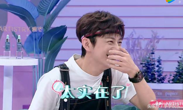 鬼鬼的化妆台很简单，何炅脱口而出4个字，却暴露了她的真实性格