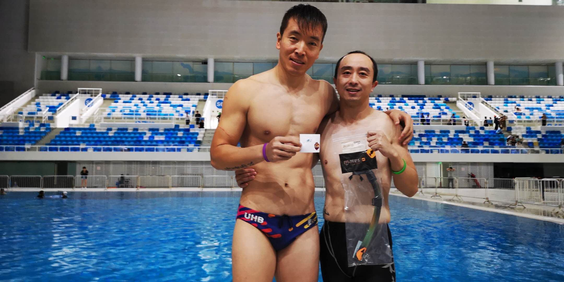 水下橄榄球比赛,女子水下橄榄球