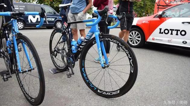 器材盛宴环英国上的车手战车